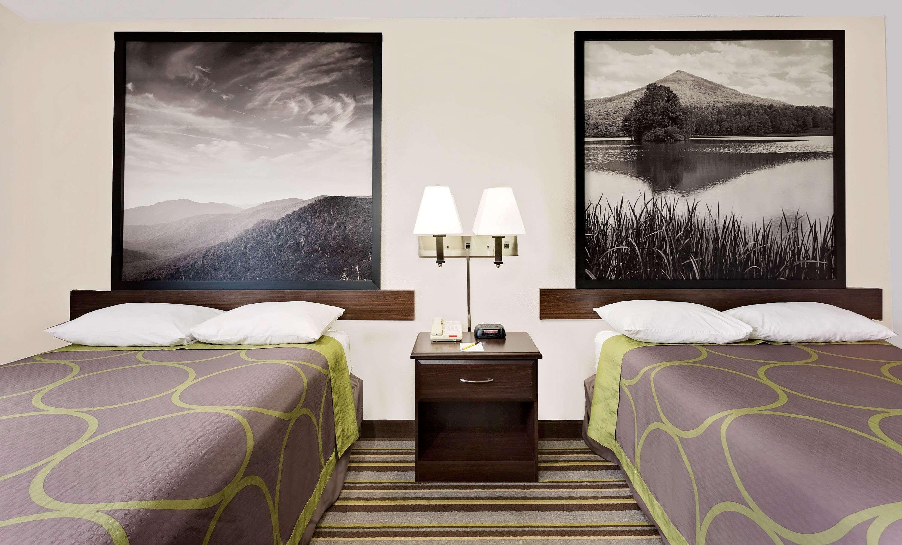 Super 8 By Wyndham Hotel