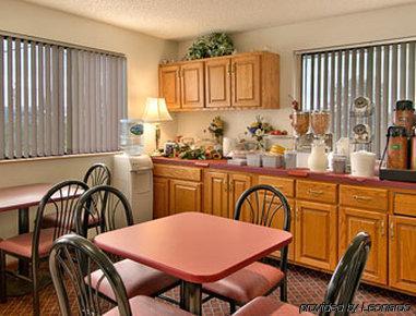 Super 8 By Wyndham Hotel 2*